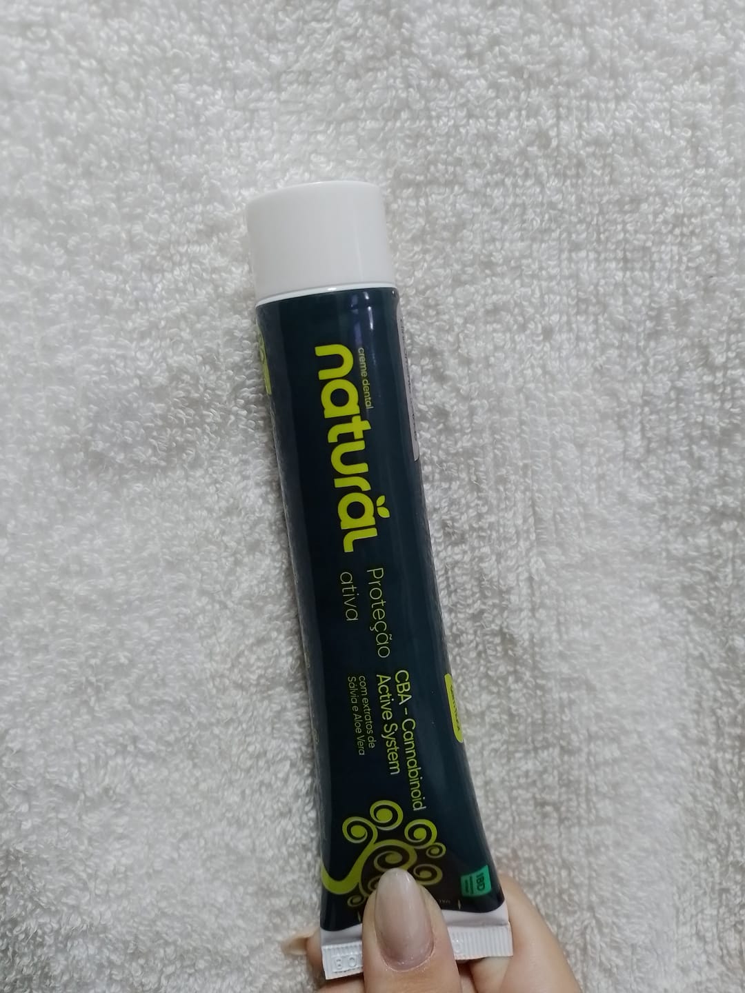 Customer photo review of Creme Dental Natural com CBA, Sálvia e Aloe Vera