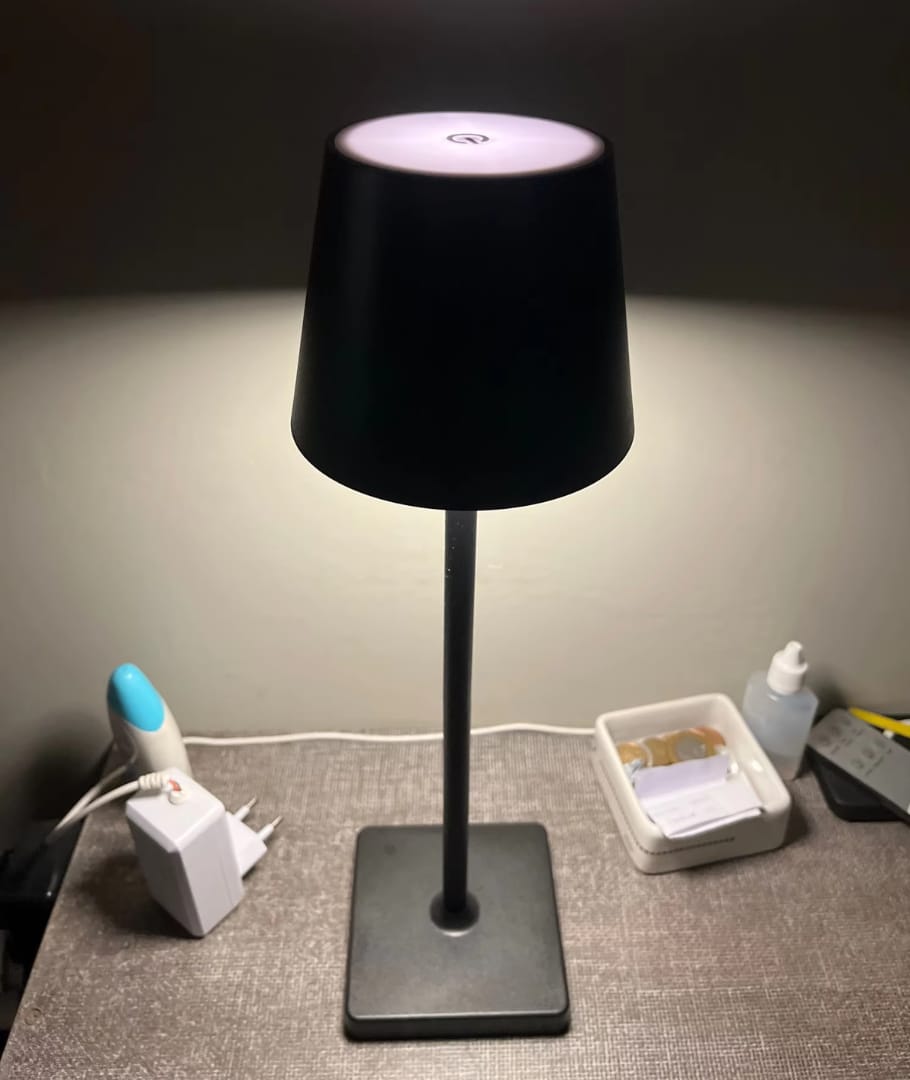 Customer photo review of Multifunktionale Kabellose Wiederaufladbare Tischlampe - NordicAura