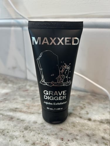 Customer photo review of Natural Jojoba Exfoliator "Grave Digger"