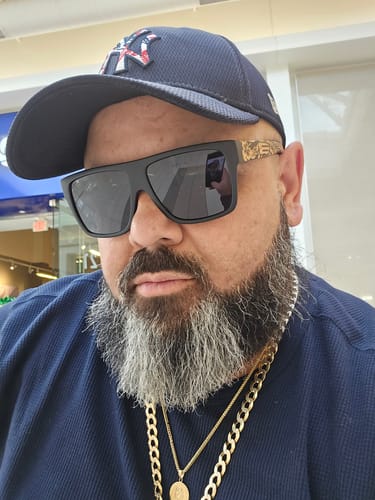 Customer photo review of Mis Raíces Black