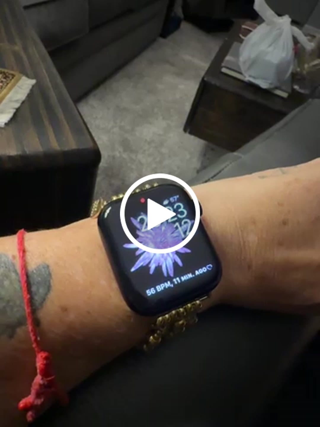 Customer video review of Golden Demure Stretch Apple Watch Strap