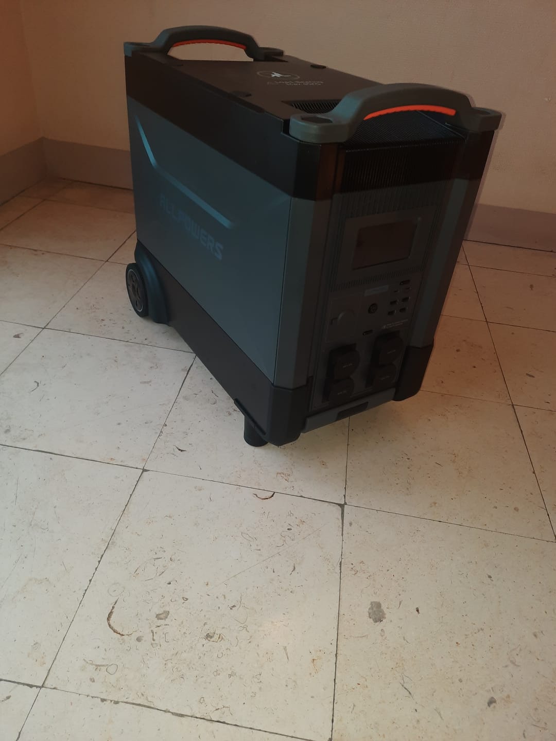 Customer photo review of ALLPOWERS R4000 Station électrique portable 4000W 3456Wh