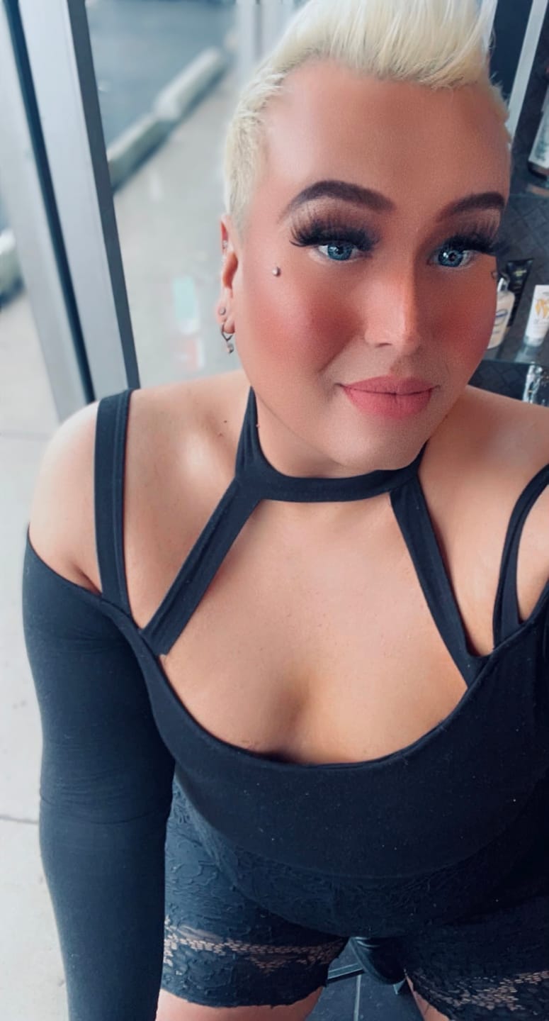 Customer photo review of New York Blue Prescription Colored Contact Lenses