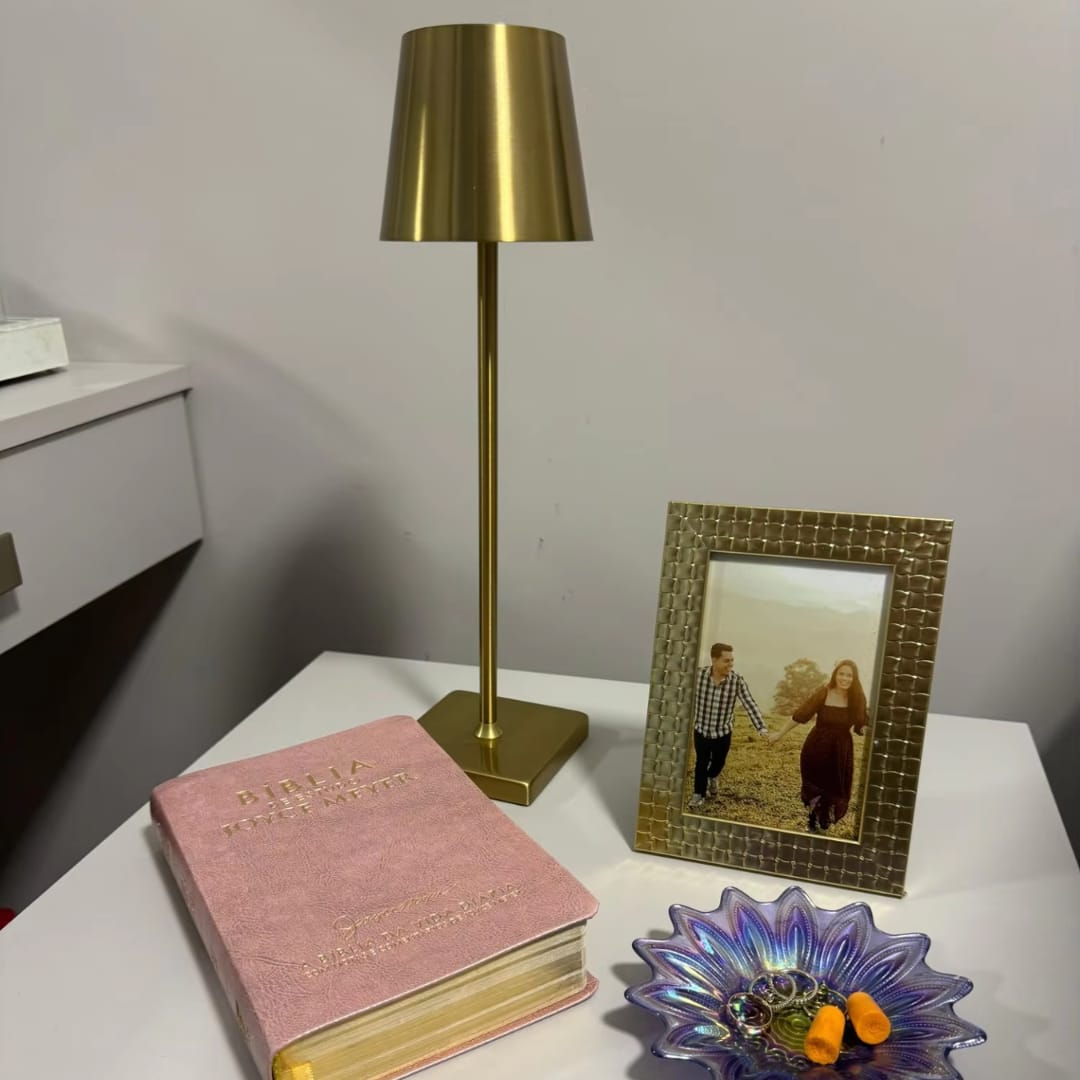 Customer photo review of Multifunktionale Kabellose Wiederaufladbare Tischlampe - NordicAura