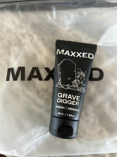 Customer photo review of Natural Jojoba Exfoliator "Grave Digger"