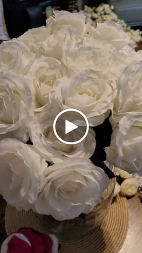 Customer video review of Clearance Bulk 10pcs 19" Artificial Silk Rose Flower Bouquet Wholesale
