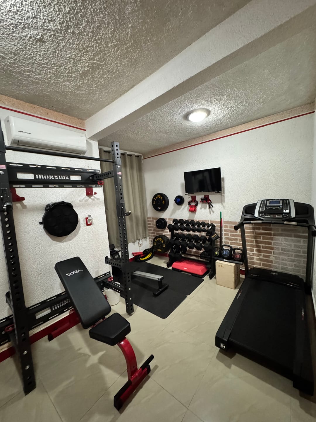 Customer photo review of Rack Plegable de Pared Wall Mount IRONSIDE