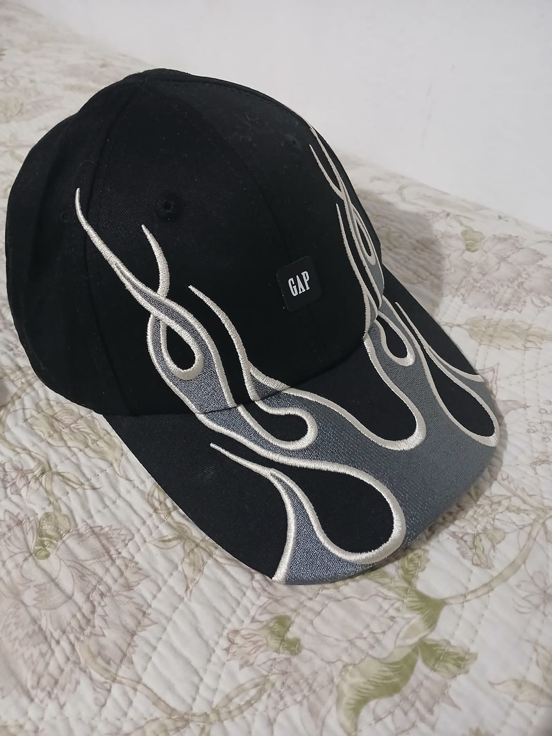 Customer photo review of Yeezy Flame Gap Cap G5