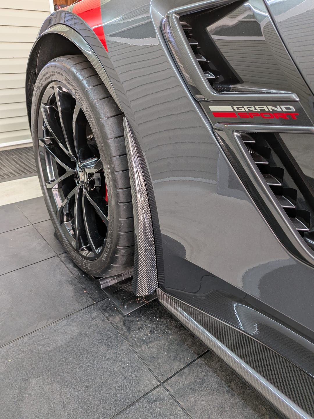 Customer photo review of Chevrolet Corvette C7 Extended Front Splash Guards