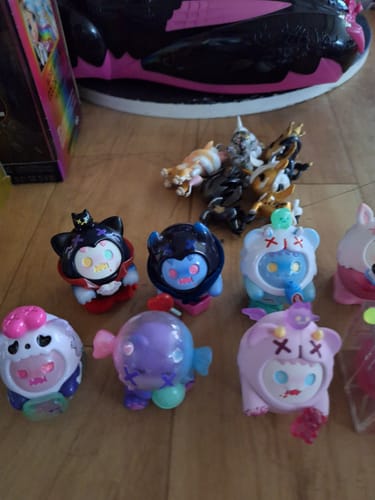 Customer photo review of ShinWoo Ghost Bear Vampire Candy Shop Series Blind Box