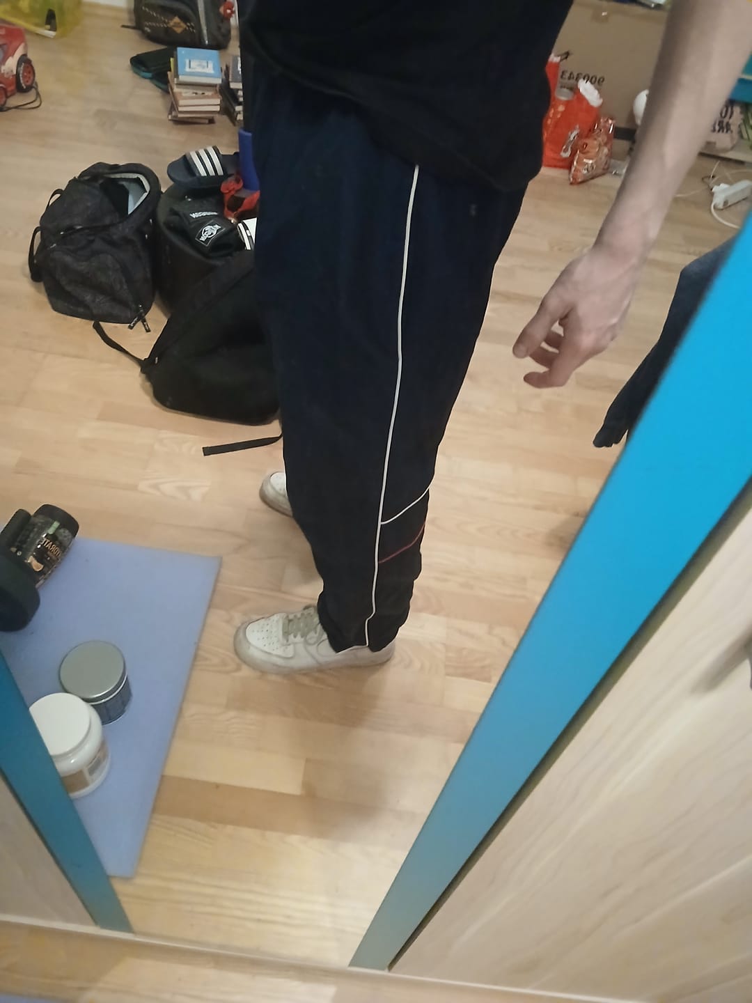 Customer photo review of RARE 00s Nike Trackpants Navy - (L)