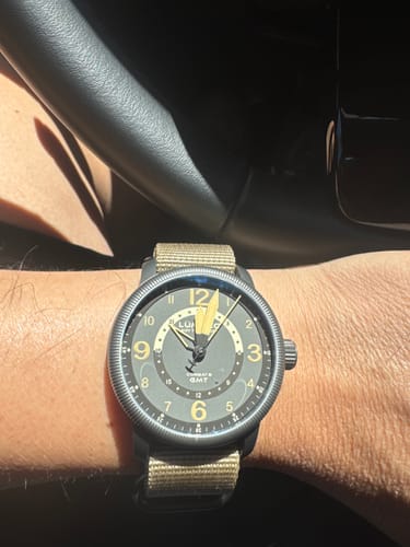 Customer photo review of Reloj LUM-TEC Combat B45 GMT - Cristal Zafiro