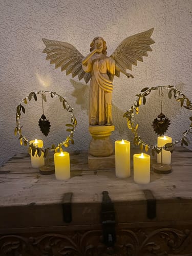 Customer photo review of Brass Standing Wreath