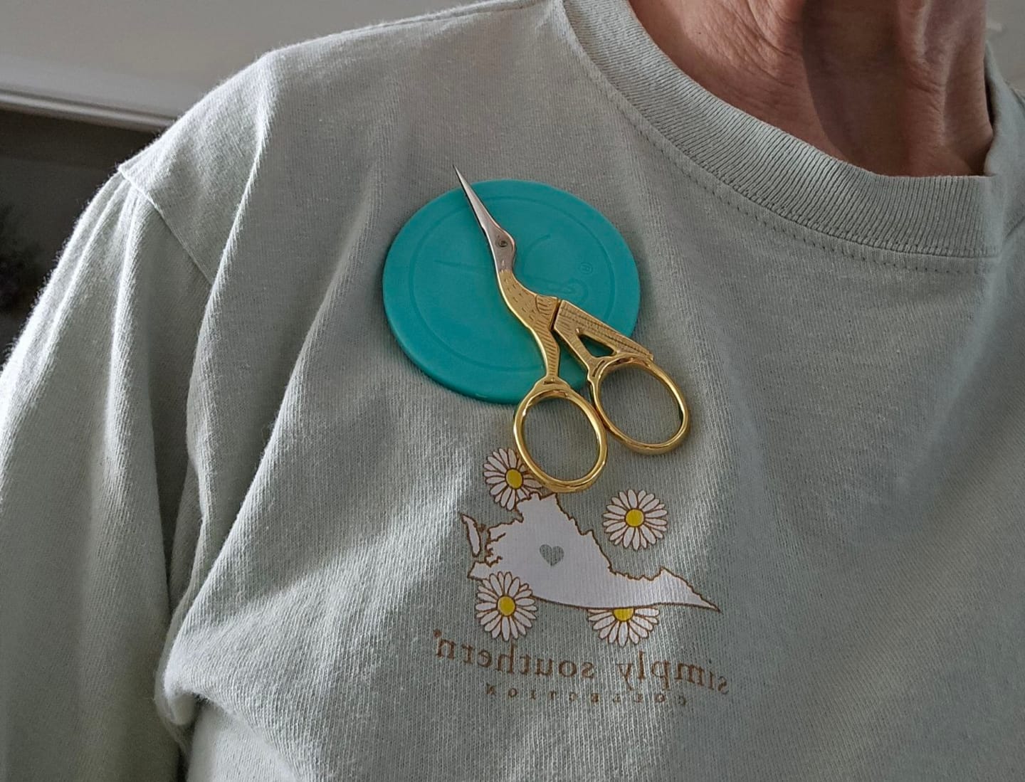 Customer photo review of SewTites Magnetic Straight Pin & Snips Holder