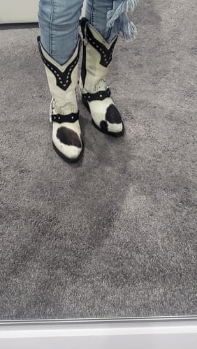 Customer photo review of COWHIDE BOOTS | WOMEN SNIP TOE BOOTS