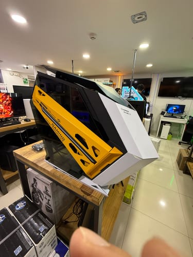 Customer photo review of Case GAMEMAX AUTOBOT II ATX ALUMINIO 2USB 3.0/ 1 HD AUDIO/ 7xFAN ARGB/ V4.0 PWM/ Lateral Acrilico