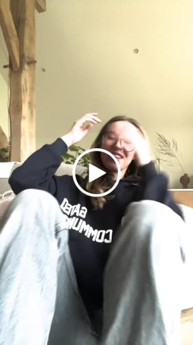 Customer video review of GATED COMMUNITY HOODIE NAVY