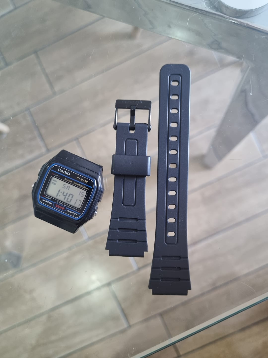 Customer photo review of Correa De Repuesto Casio Bands 71604002 (F-91W, F-105W, etc.)