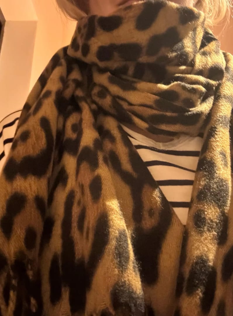 Customer photo review of Trendy XL Leopardenmuster Wollschal - Sophia