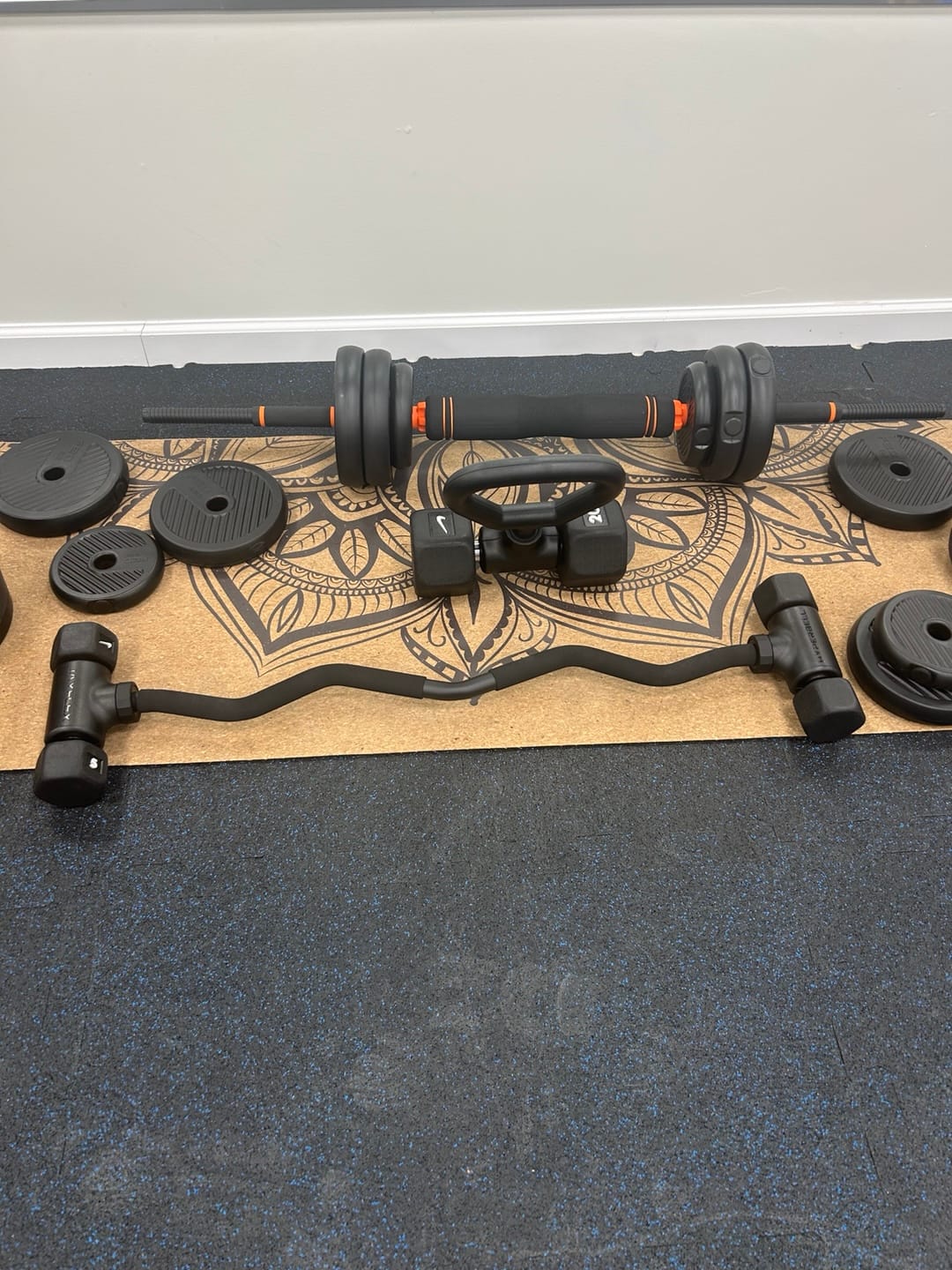 Customer photo review of Hyperbell Bundle: Bar, EZ Curl, Kettlebell, Pad