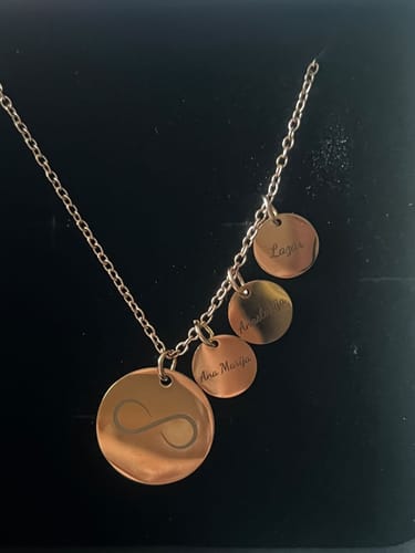 Customer photo review of Ogrlica: Symbol Initial