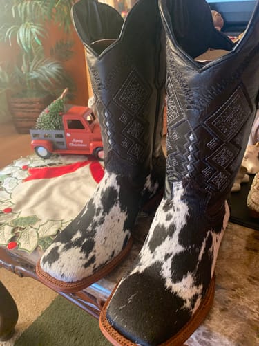 Customer photo review of Cowhide Leather Boots - Square Toe