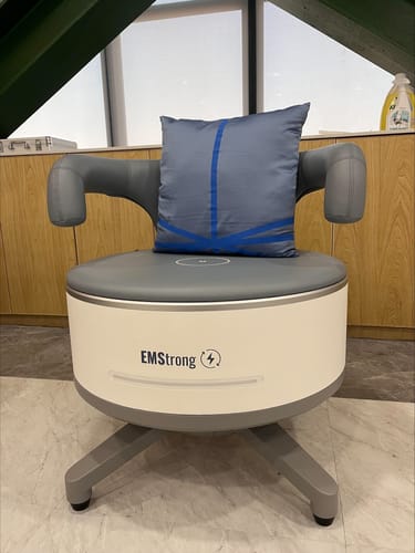Customer photo review of EMStrong Pelvic Therapy Chair