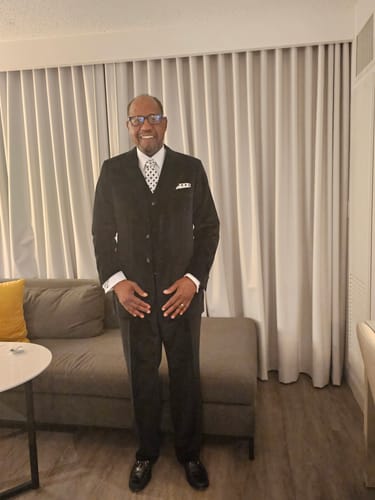 Customer photo review of Barry Wang Men's Classic Black Silver Polka Dot Tie Hanky Cufflinks Set