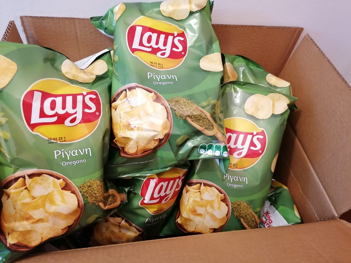 Customer photo review of Lays Chips with oregano - 140g
