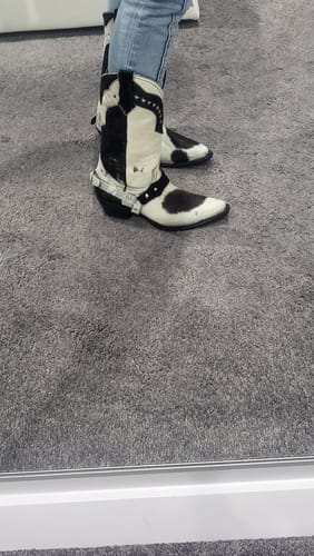 Customer photo review of COWHIDE BOOTS | WOMEN SNIP TOE BOOTS