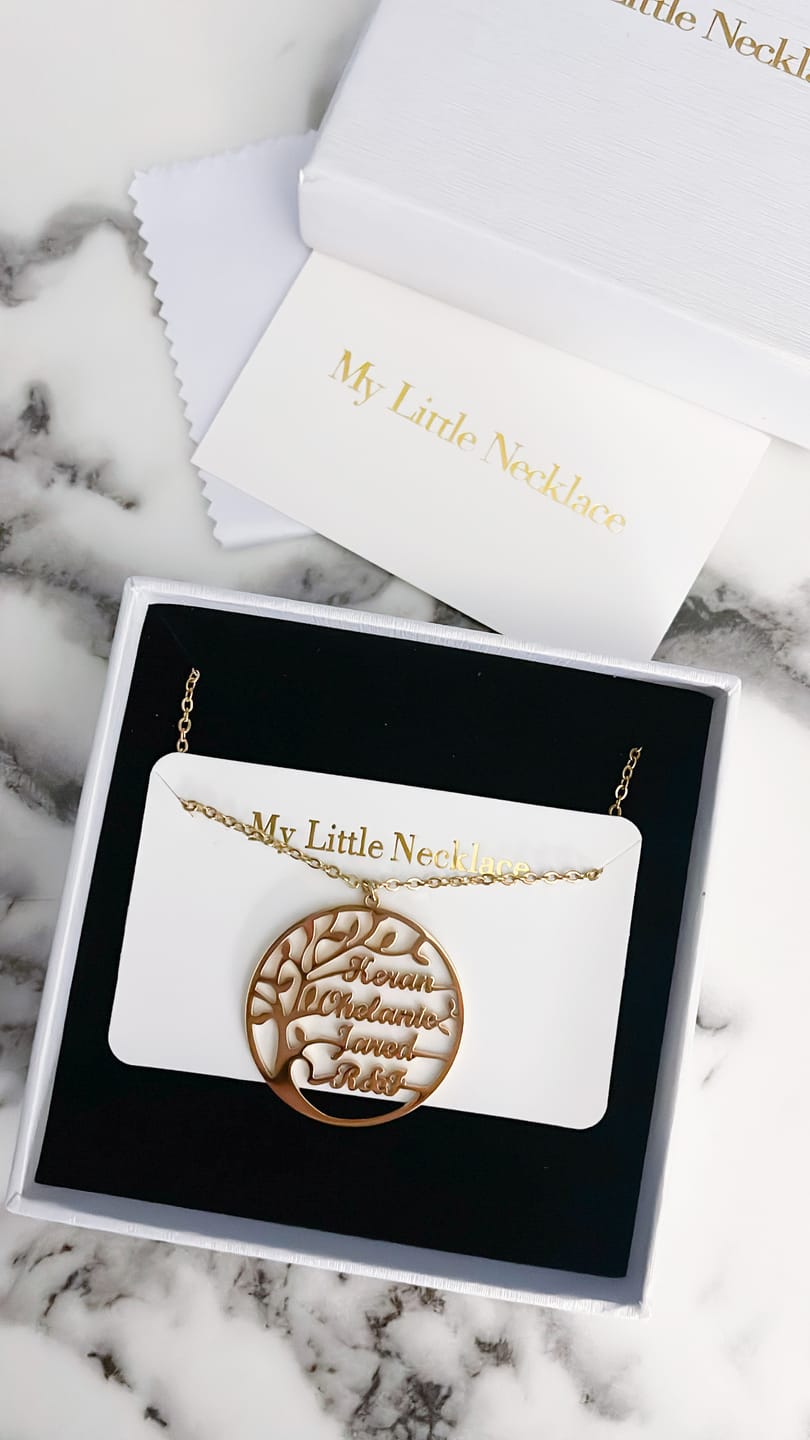 Customer photo review of Collier Prénom Arbre Généalogique - Arbre de vie
