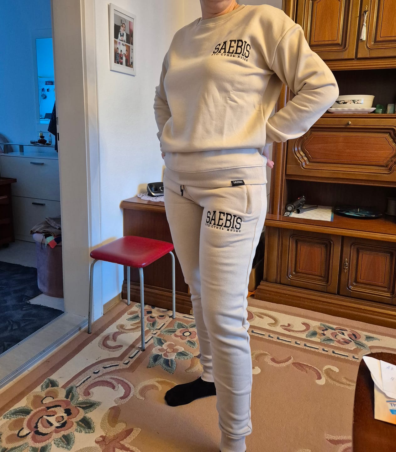 Customer photo review of Lifestyle Damen Jogginghose beige mit Stickerei by SAEBIS®