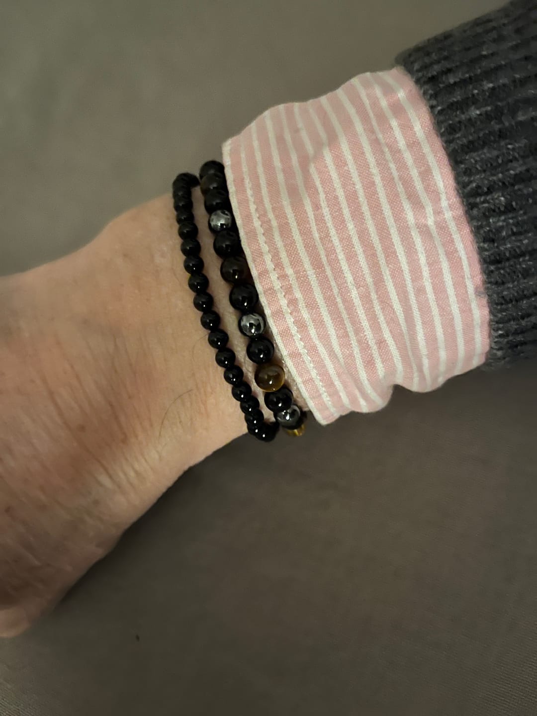 Customer photo review of Bracelet "Triple Protection" en Hématite, Oeil de Tigre et Obsidienne