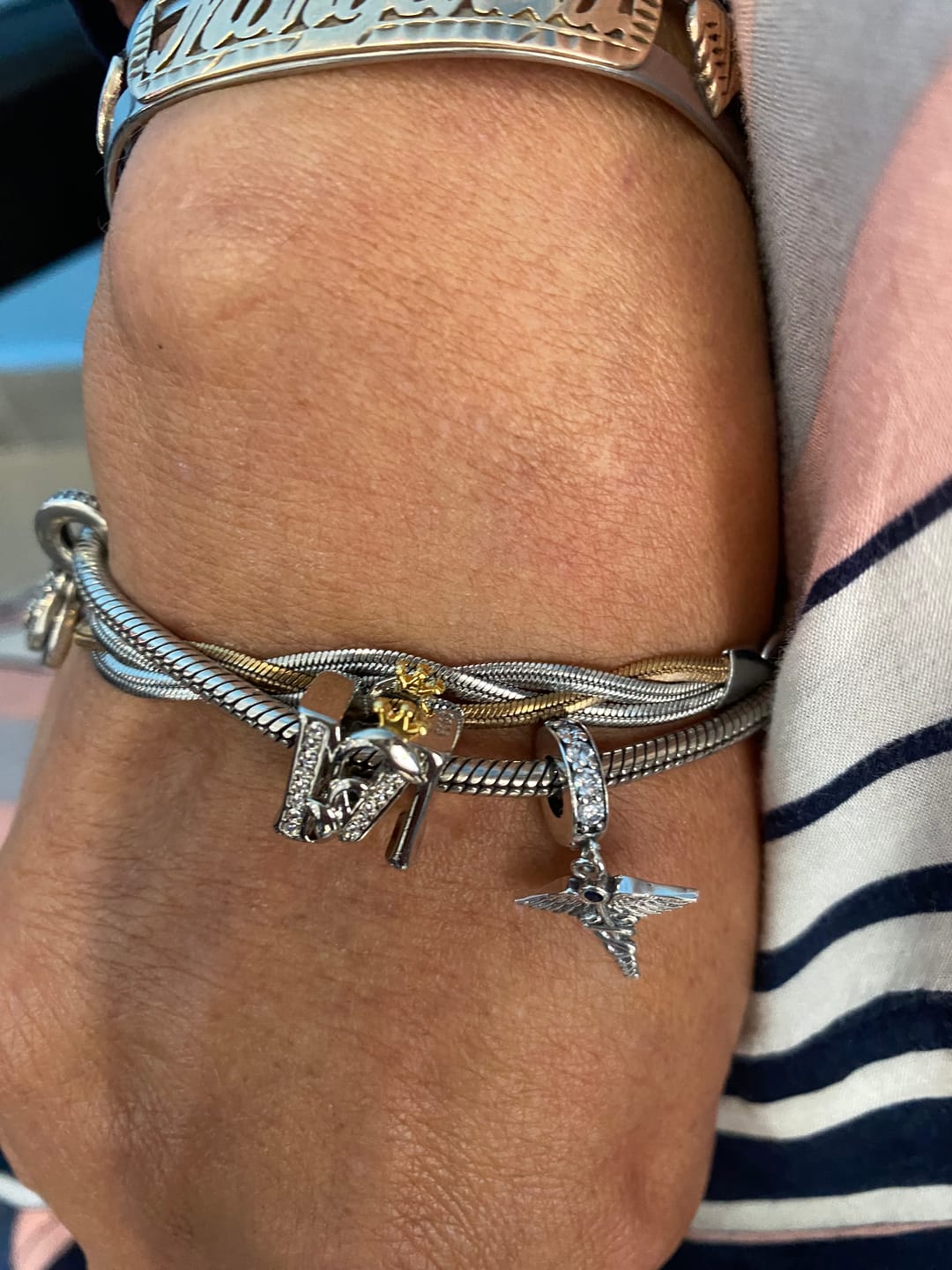 Customer photo review of Charm Letras del Alfabeto Elegantes