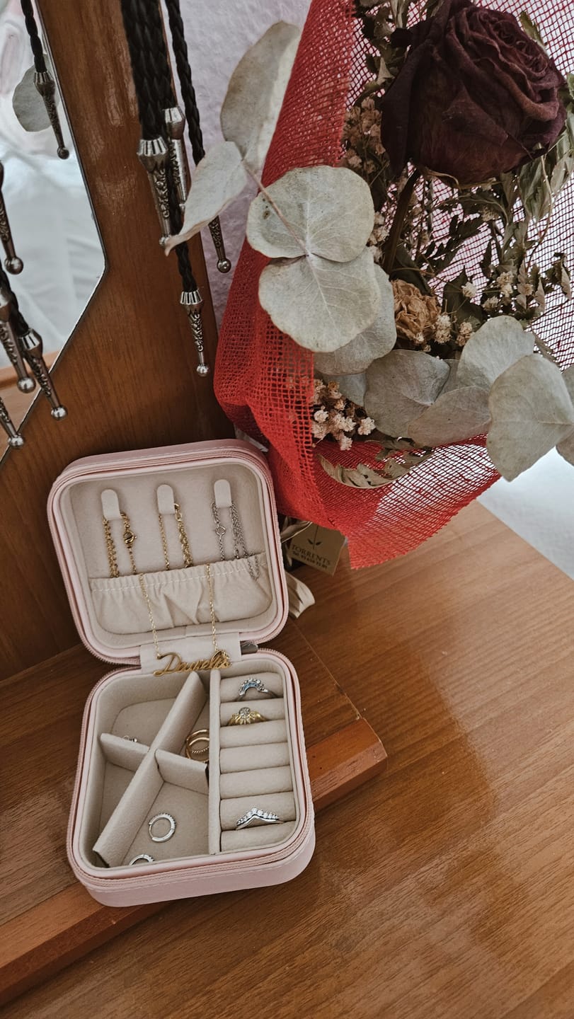 Customer photo review of Pendientes Aretes Circonitas