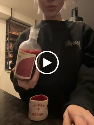 Customer video review of GĖRIS - fermentuotas juodųjų serbentų gėrimas