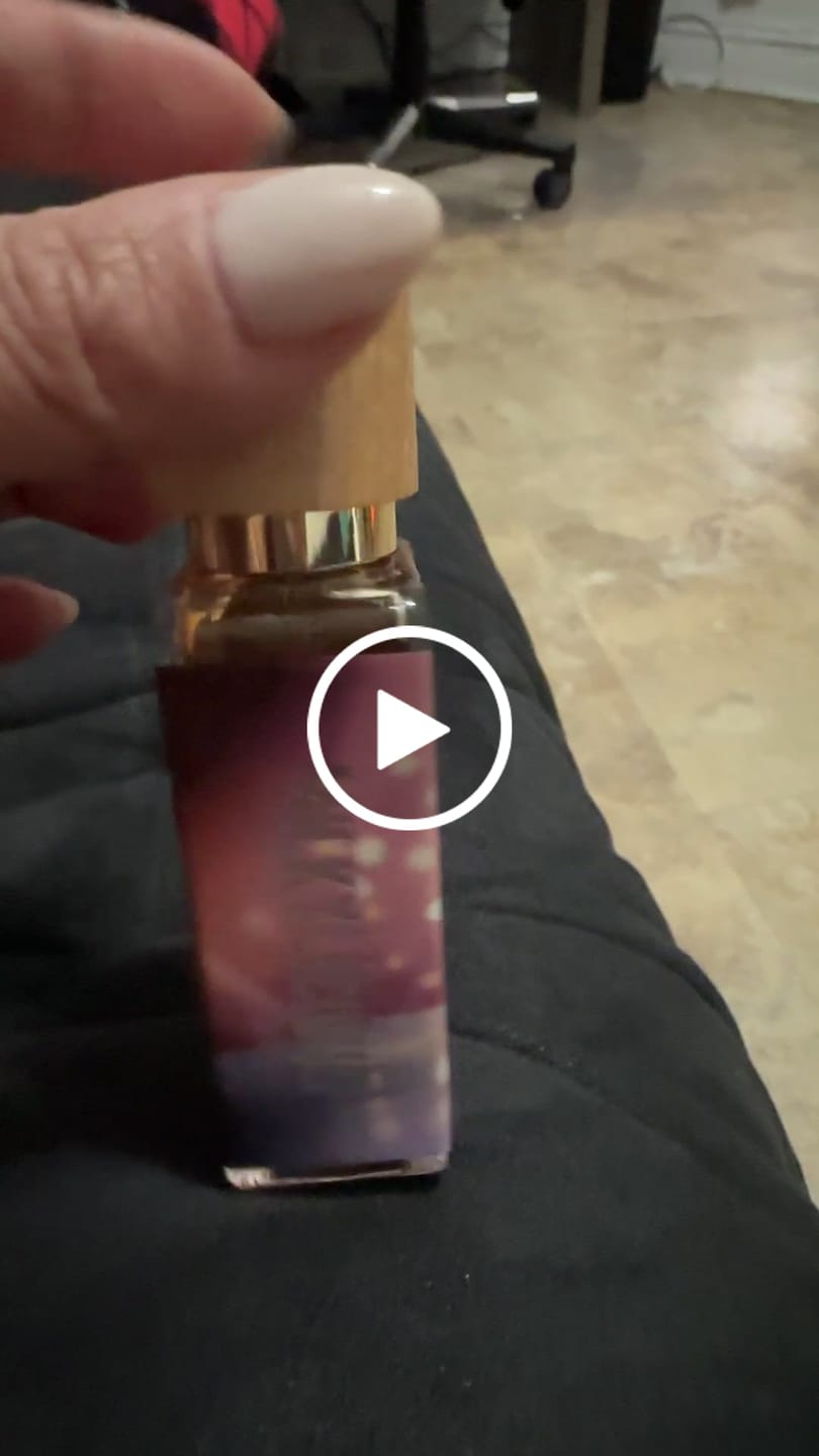 Customer video review of Royal Chariot Attar