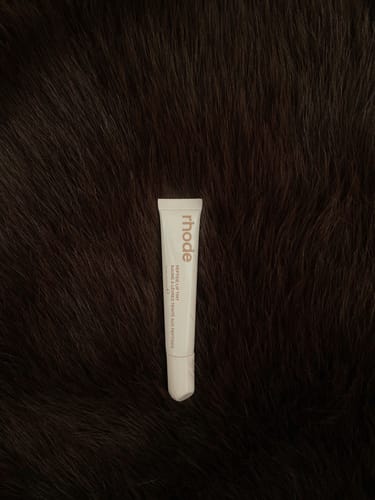 Customer photo review of peptide lip tint / cinnamon roll -  shimmery spiced brown