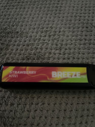 Customer photo review of Breeze Pro Disposable Vape