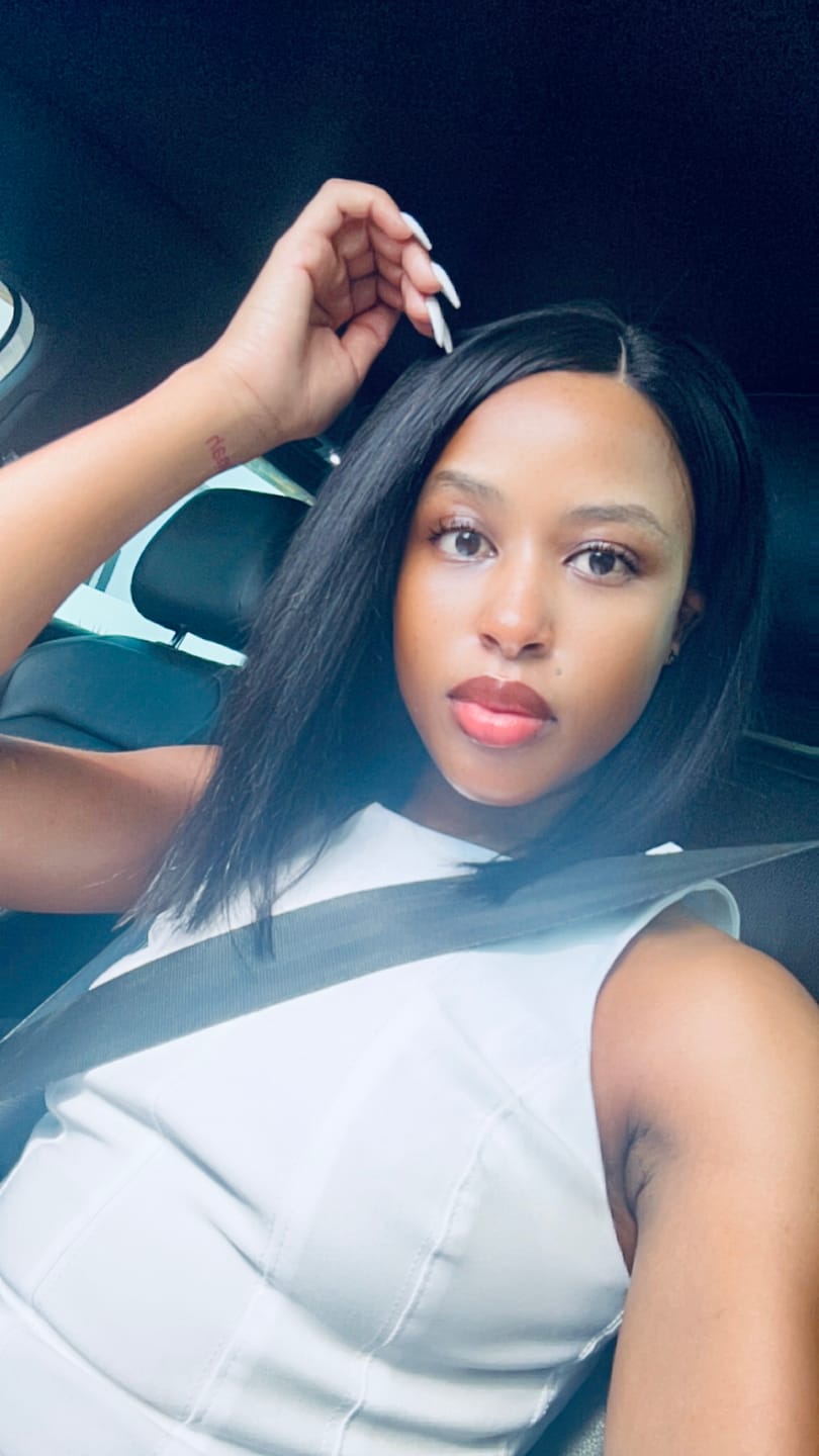 Customer photo review of Brazilian 4x4 Lace Wig - Straight