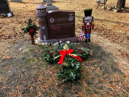 Customer photo review of Fresh Natural Christmas Grave Cross
