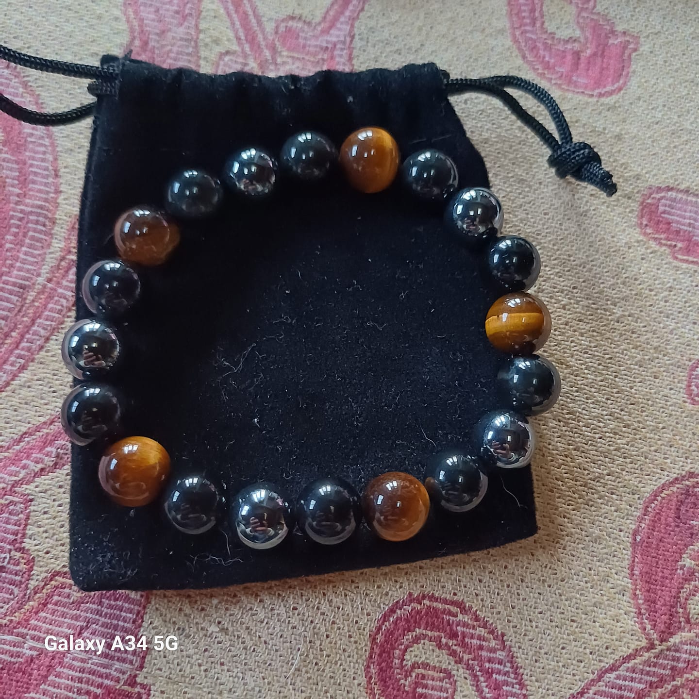 Customer photo review of Bracelet "Triple Protection" en Hématite, Oeil de Tigre et Obsidienne