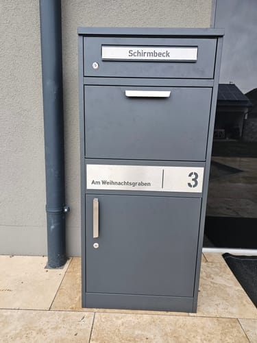 Customer photo review of Variante: mit Namensschild am Briefschlitz
