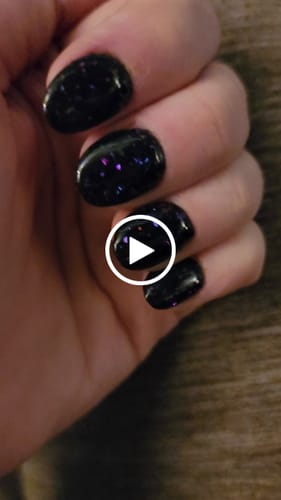 Customer video review of D1291 Newsroom Black Flake Dip Powder