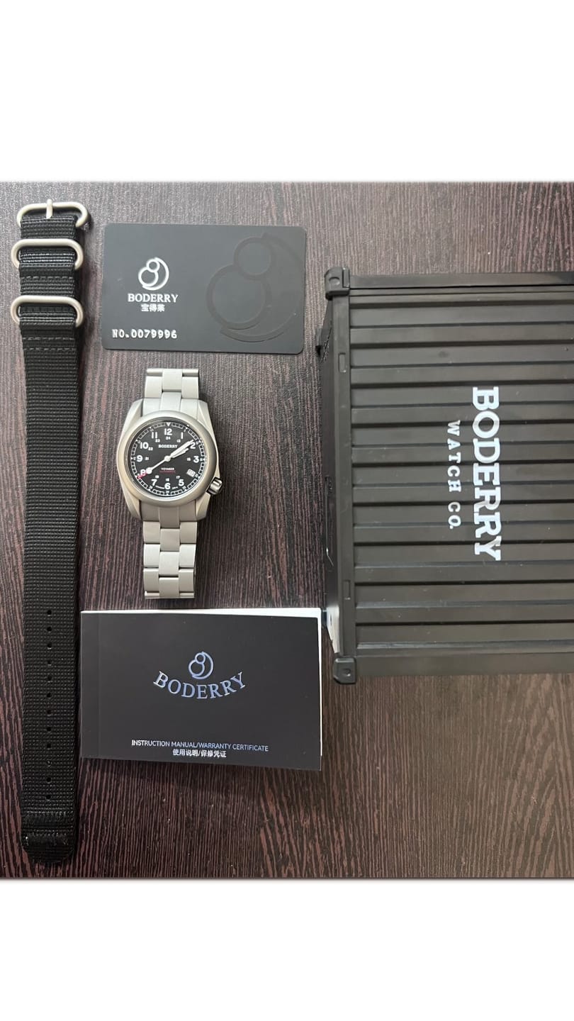 Customer photo review of VOYAGER - 100M Waterproof Titanium Automatic Field Watch | Black-bracelet