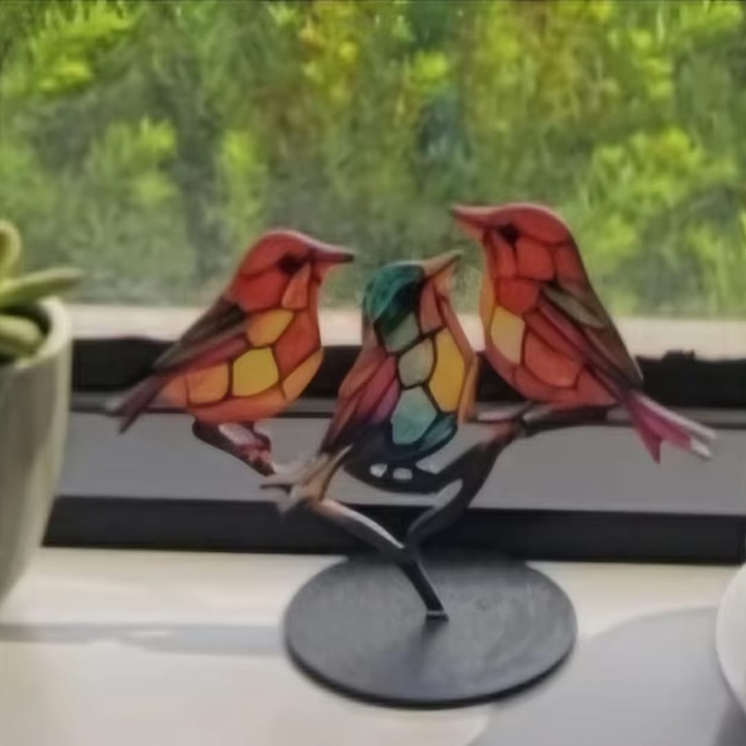 Customer photo review of Luxuriöse Vogelstatuetten aus Buntglas – EleganBird