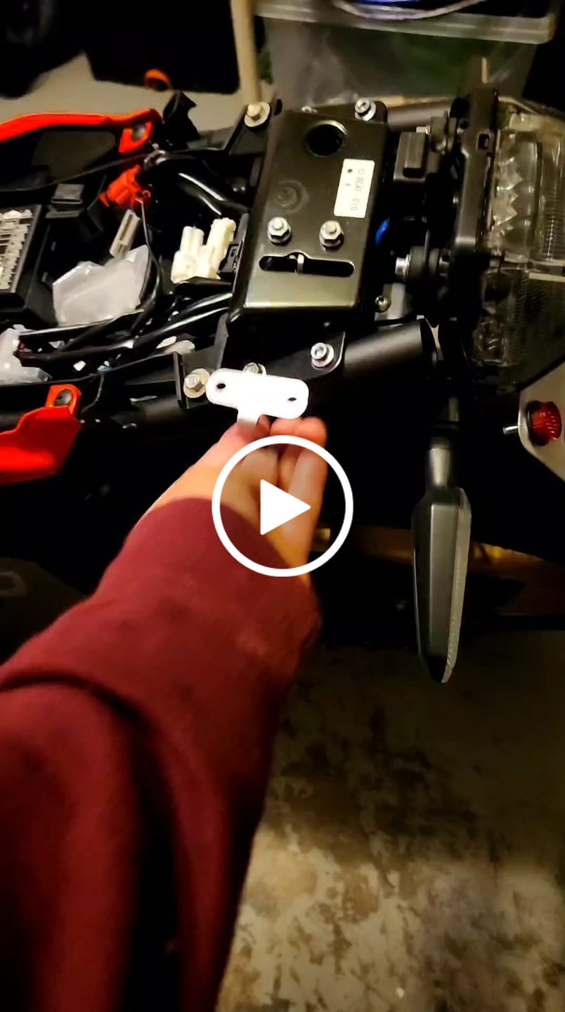 Customer video review of XSR900 Helmet Hook (lock) 2022+