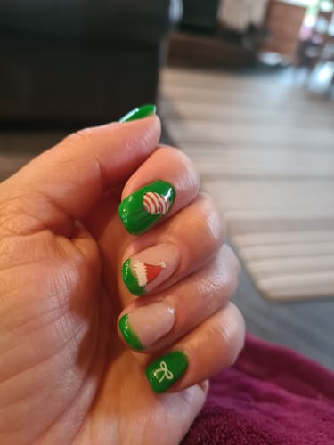 Customer photo review of Gel nail polish Studios, Green Snake, 8ml