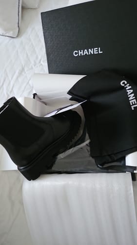Customer photo review of CC Chelsea Ankle Boots In Black Cowhide  949682