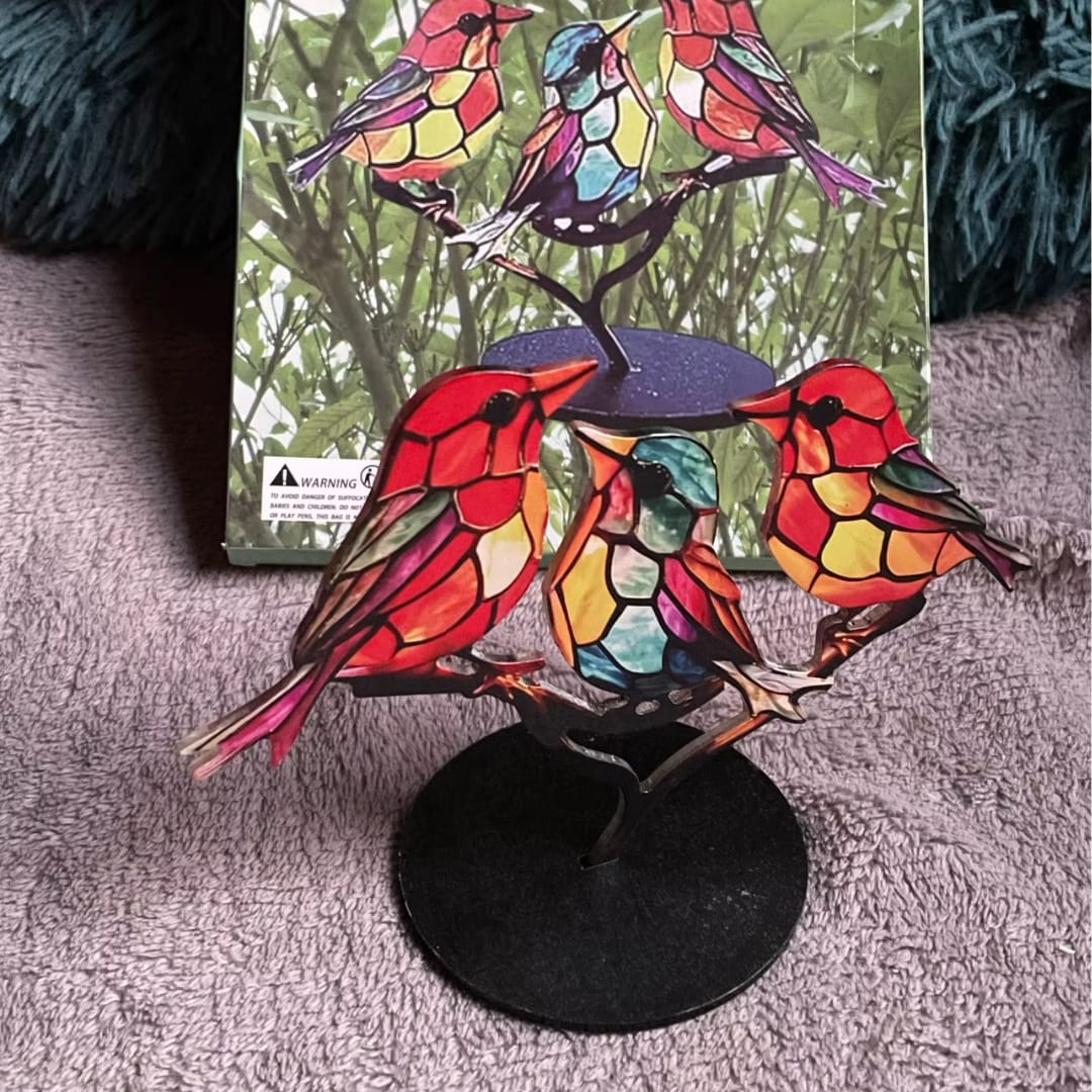 Customer photo review of Luxuriöse Vogelstatuetten aus Buntglas – EleganBird